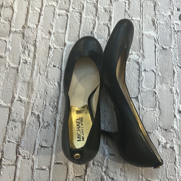 Michael Kors 8.5 - Picture 4 of 5